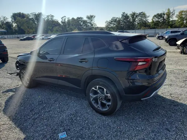 KL77LHEPXSC033225 2025 CHEVROLET TRAX - Image 2