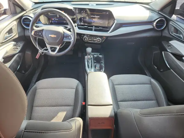 KL77LHEPXSC033225 2025 CHEVROLET TRAX - Image 8