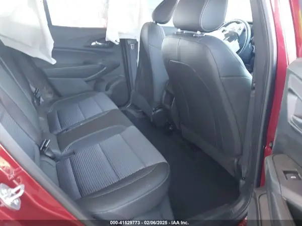 KL77LHEPXSC036612 2025 CHEVROLET TRAX - Image 8