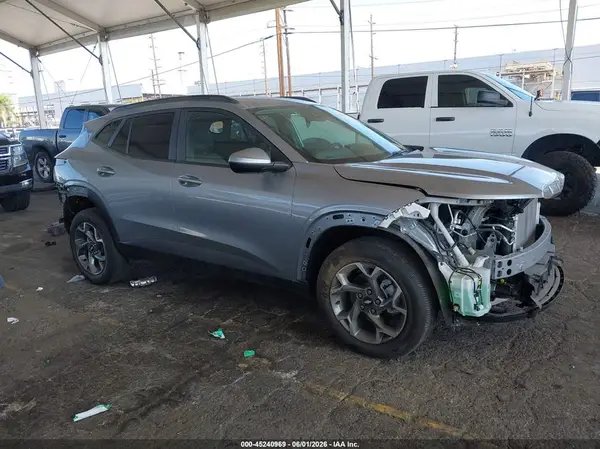 KL77LHEPXSC037016 2025 CHEVROLET TRAX - Image 1