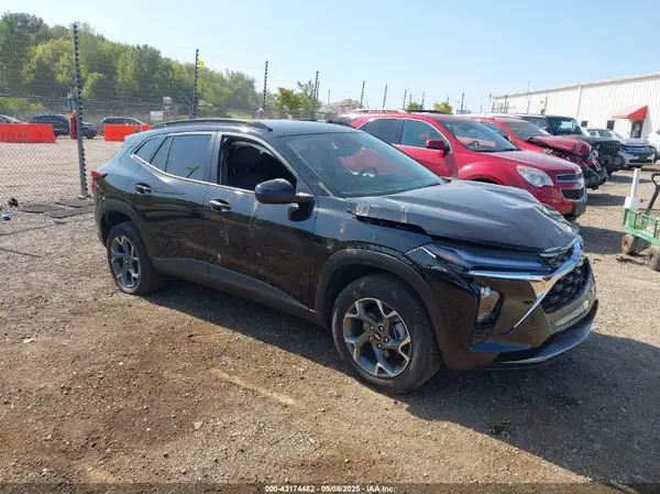 KL77LHEPXSC063311 2025 CHEVROLET TRAX - Image 1