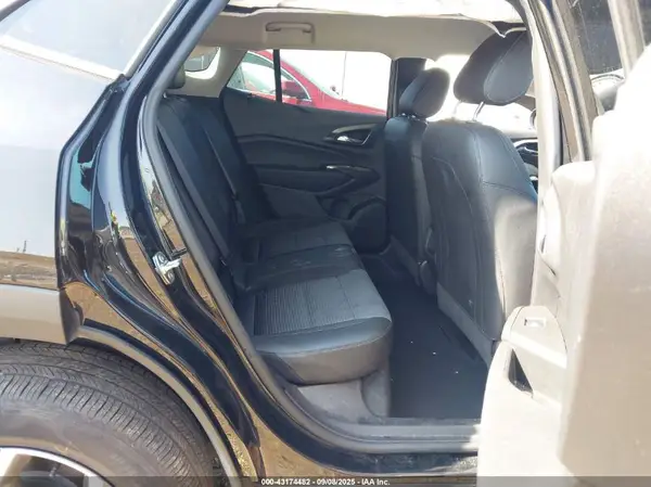 KL77LHEPXSC063311 2025 CHEVROLET TRAX - Image 8