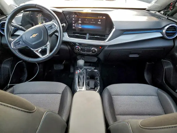 KL77LHEPXSC075040 2025 CHEVROLET TRAX - Image 8