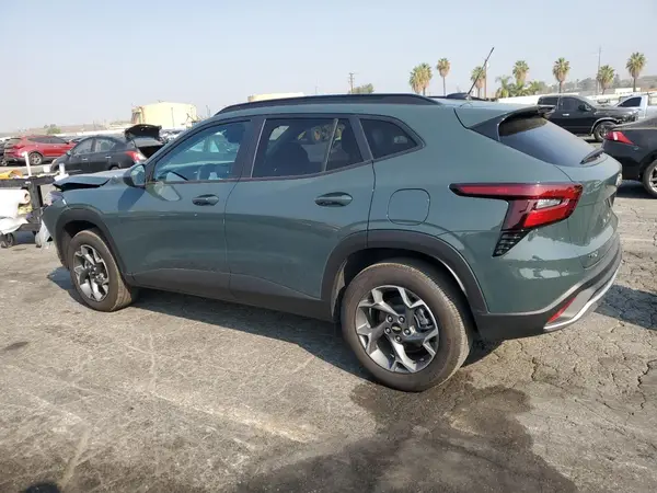 KL77LHEPXSC089746 2025 CHEVROLET TRAX - Image 2