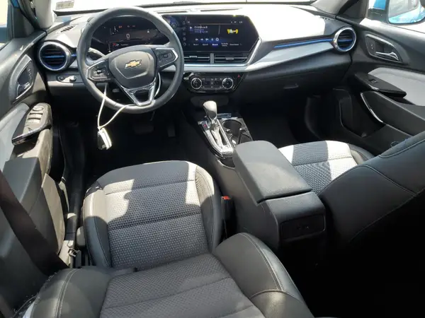 KL77LHEPXSC096292 2025 CHEVROLET TRAX - Image 8