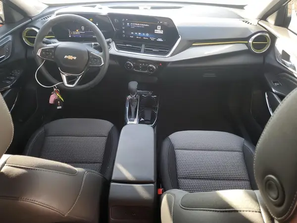 KL77LHEPXSC105928 2025 CHEVROLET TRAX - Image 8