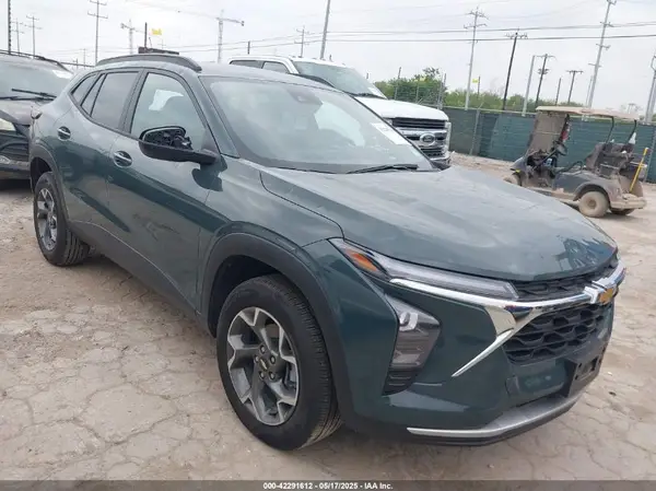 KL77LHEPXSC121465 2025 CHEVROLET TRAX - Image 1