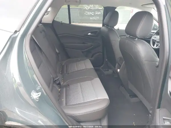 KL77LHEPXSC121465 2025 CHEVROLET TRAX - Image 8