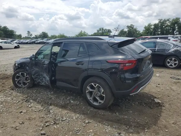 KL77LHEPXSC135723 2025 CHEVROLET TRAX - Image 2