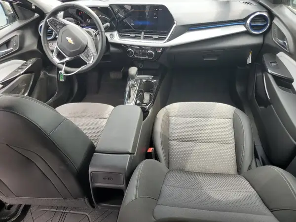 KL77LHEPXSC135723 2025 CHEVROLET TRAX - Image 8