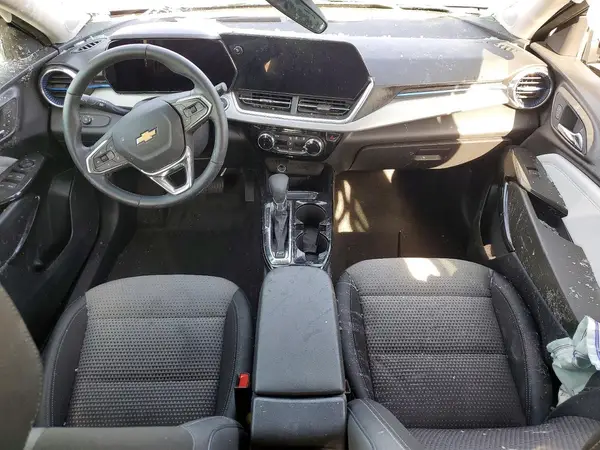 KL77LHEPXSC136967 2025 CHEVROLET TRAX - Image 8
