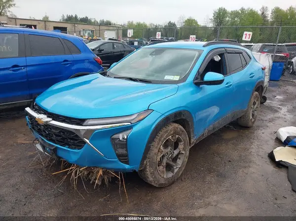 KL77LHEPXSC143661 2025 CHEVROLET TRAX - Image 2
