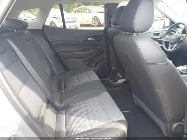 KL77LHEPXSC150240 2025 CHEVROLET TRAX - Image 8