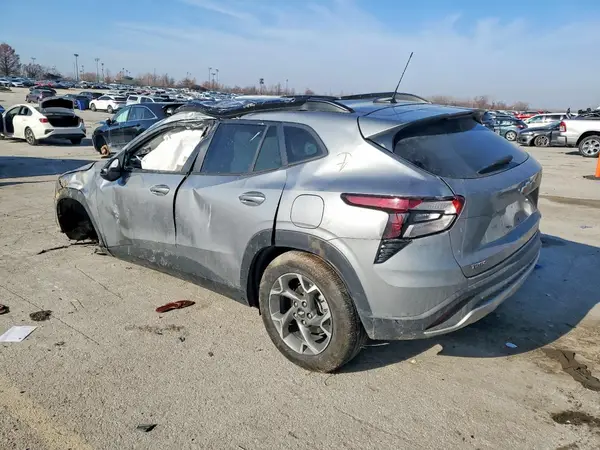 KL77LHEPXSC151792 2025 CHEVROLET TRAX - Image 2