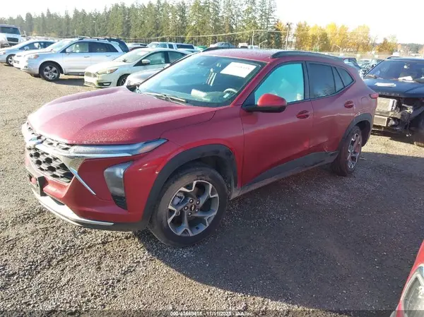KL77LHEPXSC154594 2025 CHEVROLET TRAX - Image 2