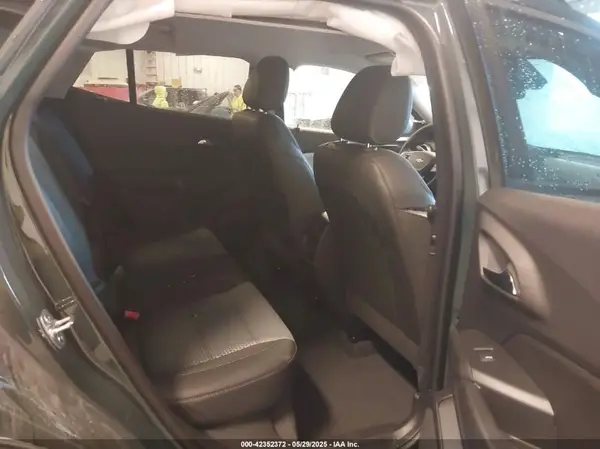 KL77LHEPXSC157897 2025 CHEVROLET TRAX - Image 8