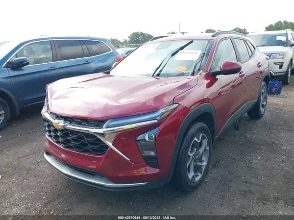 KL77LHEPXSC159097 2025 CHEVROLET TRAX - Image 2