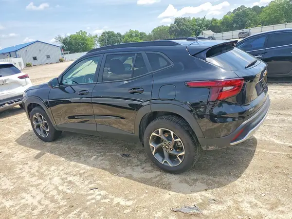 KL77LHEPXSC175168 2025 CHEVROLET TRAX - Image 2