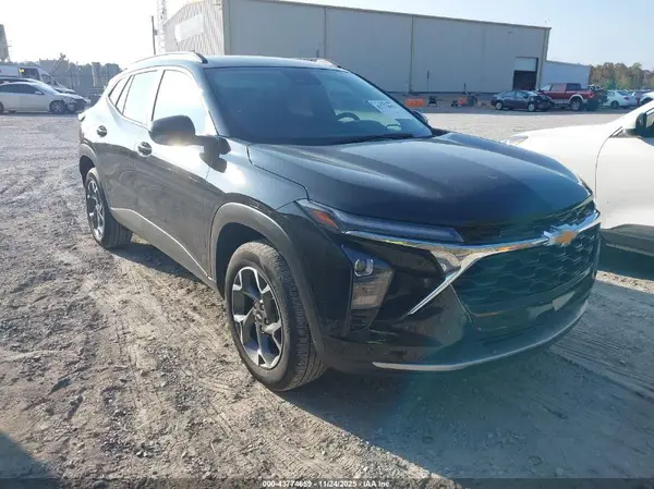 KL77LHEPXSC180337 2025 CHEVROLET TRAX - Image 1