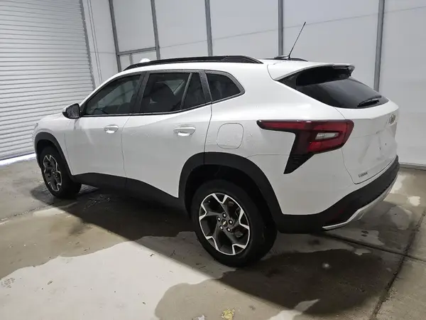 KL77LHEPXSC190740 2025 CHEVROLET TRAX - Image 2