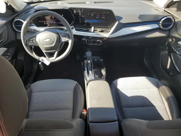 KL77LHEPXSC200909 2025 CHEVROLET TRAX - Image 8