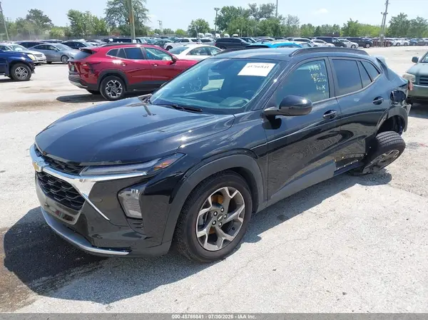 KL77LHEPXSC202031 2025 CHEVROLET TRAX - Image 2