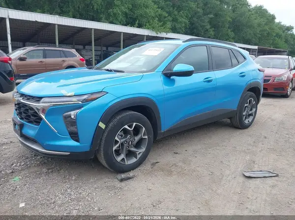 KL77LHEPXSC203468 2025 CHEVROLET TRAX - Image 2
