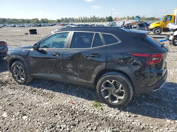 KL77LHEPXSC216303 2025 CHEVROLET TRAX - Image 2