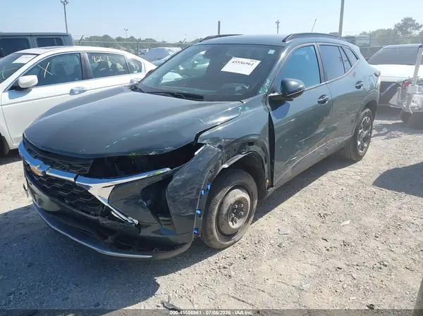 KL77LHEPXSC216835 2025 CHEVROLET TRAX - Image 2