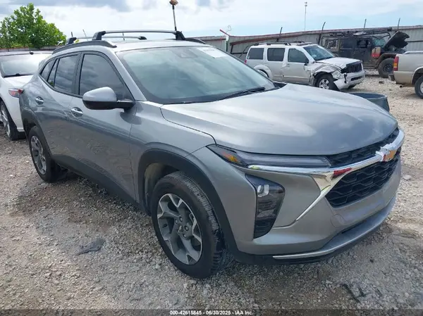 KL77LHEPXSC218584 2025 CHEVROLET TRAX - Image 1