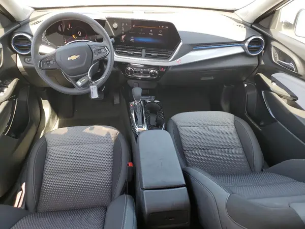 KL77LHEPXSC220917 2025 CHEVROLET TRAX - Image 8