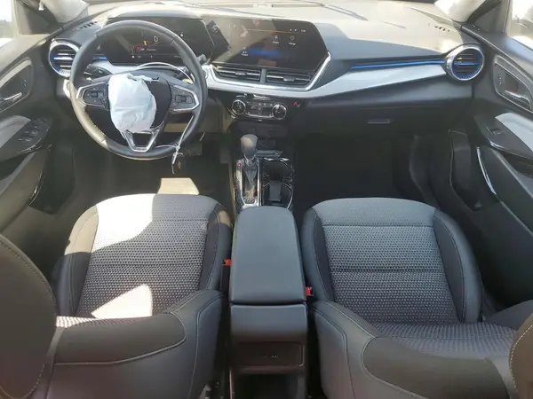 KL77LHEPXSC232453 2025 CHEVROLET TRAX - Image 8