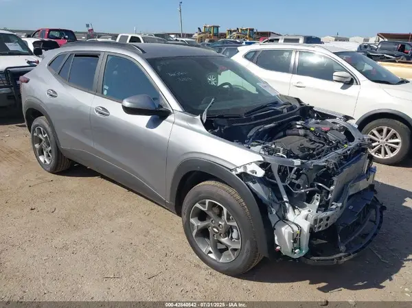 KL77LHEPXSC234302 2025 CHEVROLET TRAX - Image 1