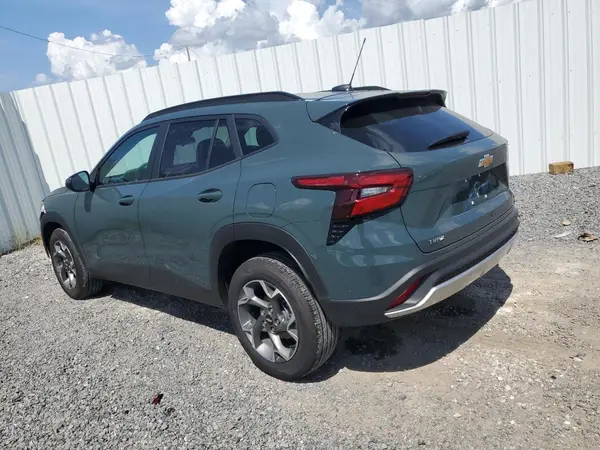 KL77LHEPXSC234994 2025 CHEVROLET TRAX - Image 2