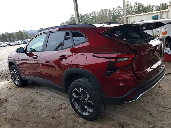 KL77LHEPXSC236289 2025 CHEVROLET TRAX - Image 2