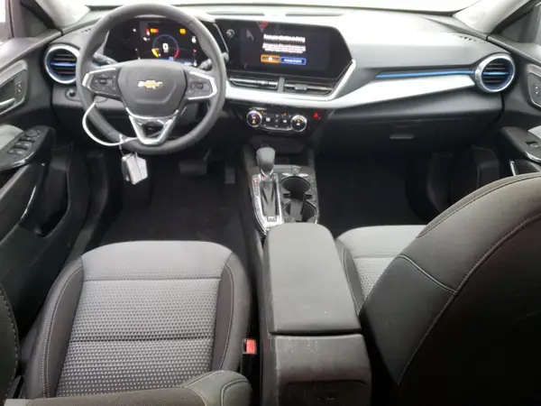KL77LHEPXSC238009 2025 CHEVROLET TRAX - Image 8