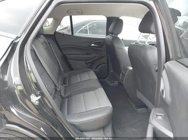 KL77LHEPXSC241587 2025 CHEVROLET TRAX - Image 8