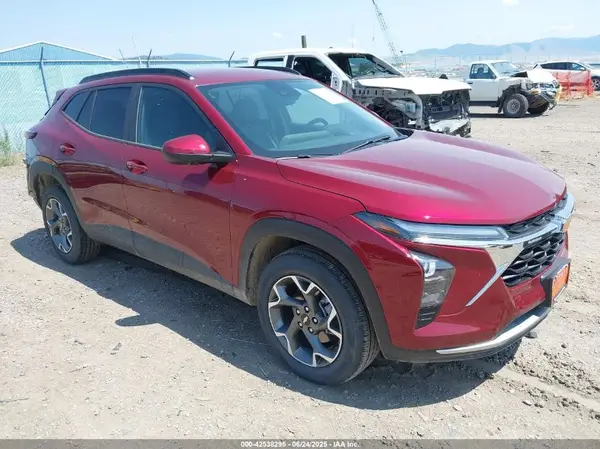 KL77LHEPXSC247132 2025 CHEVROLET TRAX - Image 1