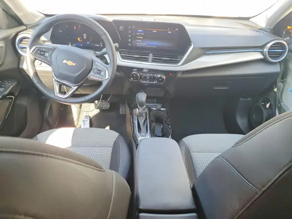 KL77LHEPXSC258325 2025 CHEVROLET TRAX - Image 8