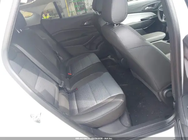 KL77LHEPXSC259393 2025 CHEVROLET TRAX - Image 8