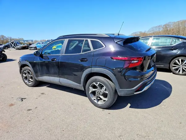 KL77LHEPXSC262973 2025 CHEVROLET TRAX - Image 2