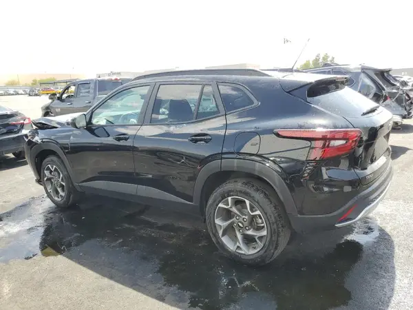 KL77LHEPXSC264710 2025 CHEVROLET TRAX - Image 2