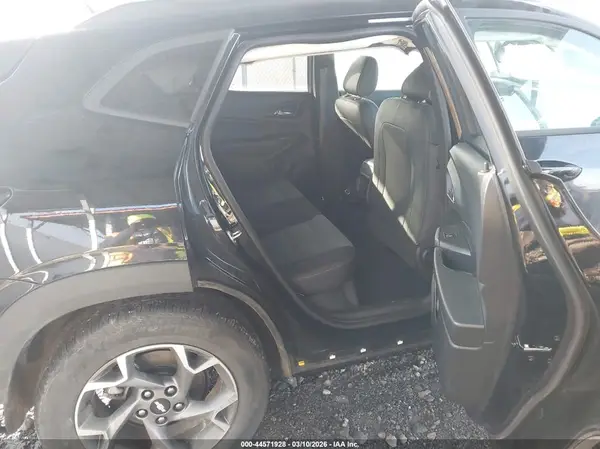 KL77LHEPXSC265467 2025 CHEVROLET TRAX - Image 8