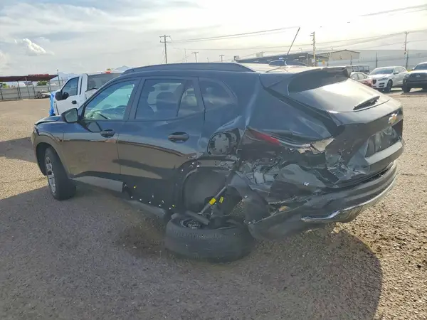 KL77LHEPXSC267655 2025 CHEVROLET TRAX - Image 2