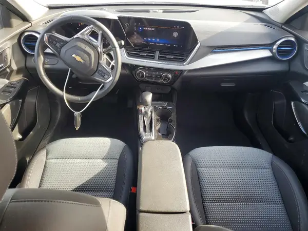 KL77LHEPXSC267655 2025 CHEVROLET TRAX - Image 8
