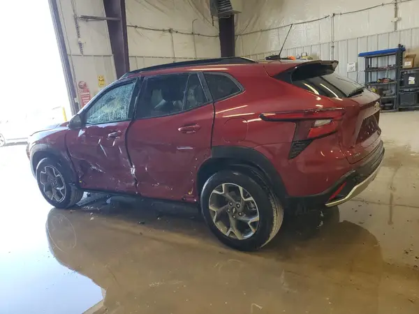 KL77LHEPXSC277098 2025 CHEVROLET TRAX - Image 2