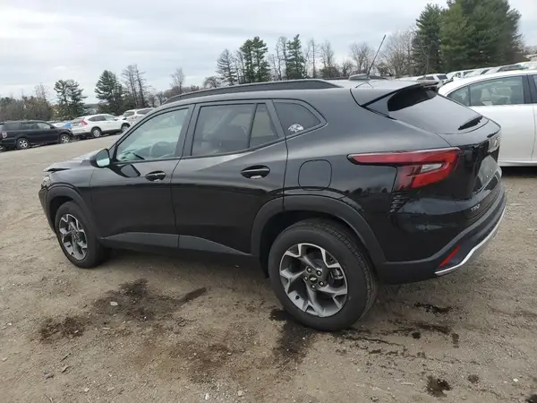 KL77LHEPXSC284715 2025 CHEVROLET TRAX - Image 2