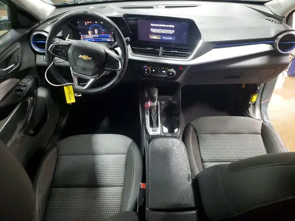 KL77LHEPXSC295987 2025 CHEVROLET TRAX - Image 8