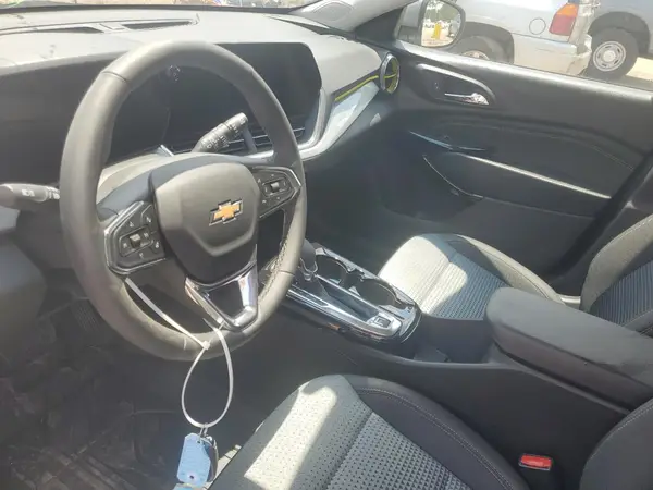 KL77LHEPXSC299232 2025 CHEVROLET TRAX - Image 8
