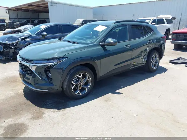 KL77LHEPXSC306003 2025 CHEVROLET TRAX - Image 2